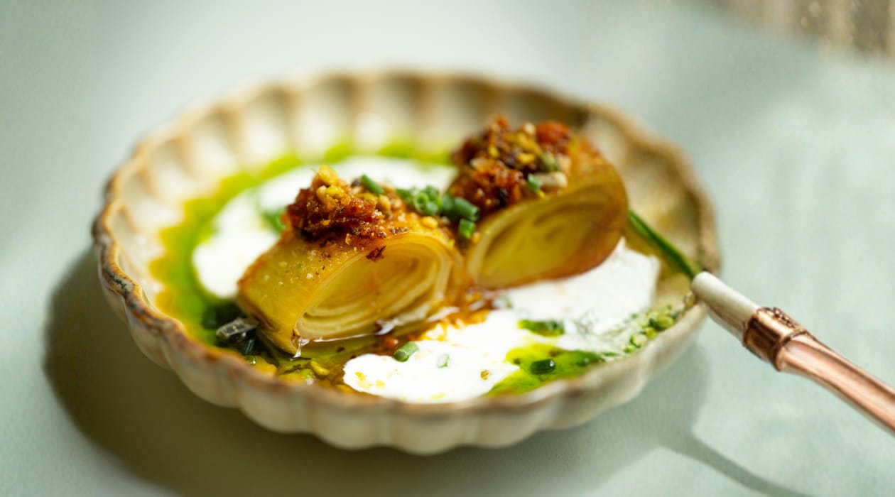 Brochette de poireau, crème de feta & dukkah – - Recette